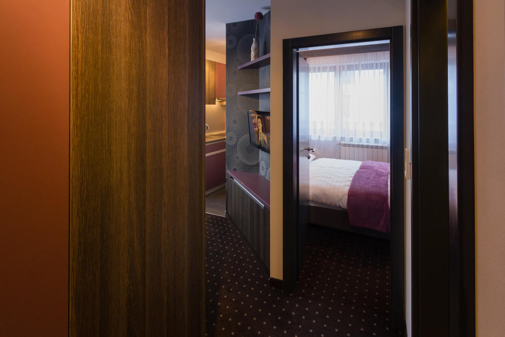 Log In Rooms Zagreb Bilik gambar