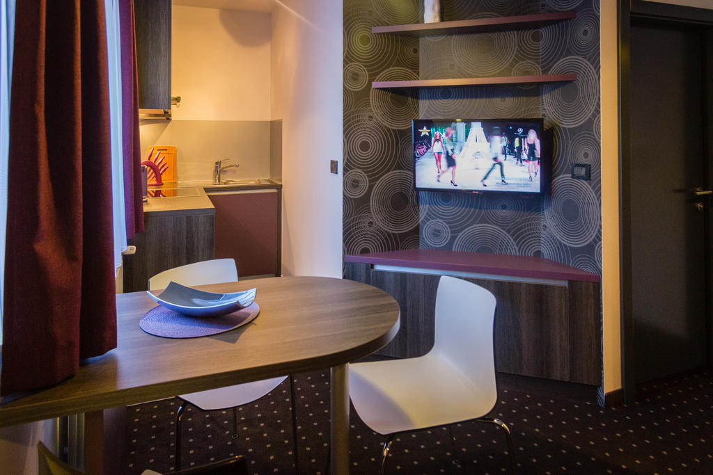 Log In Rooms Zagreb Bilik gambar